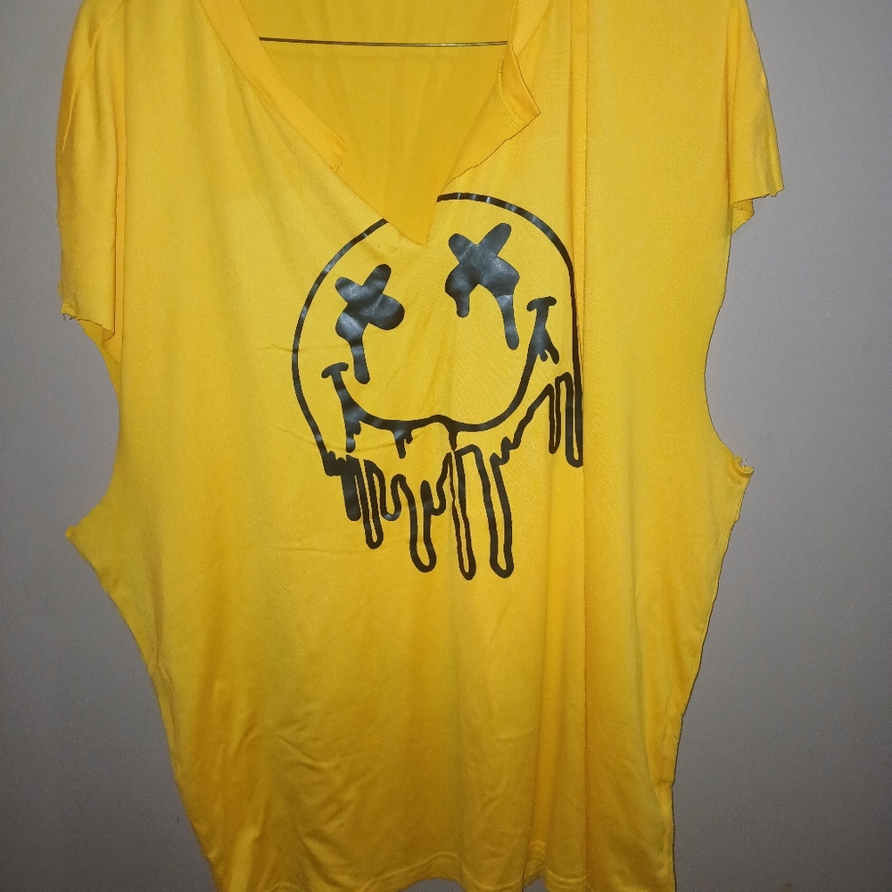 Graphic Tee - Picture 2 of 3